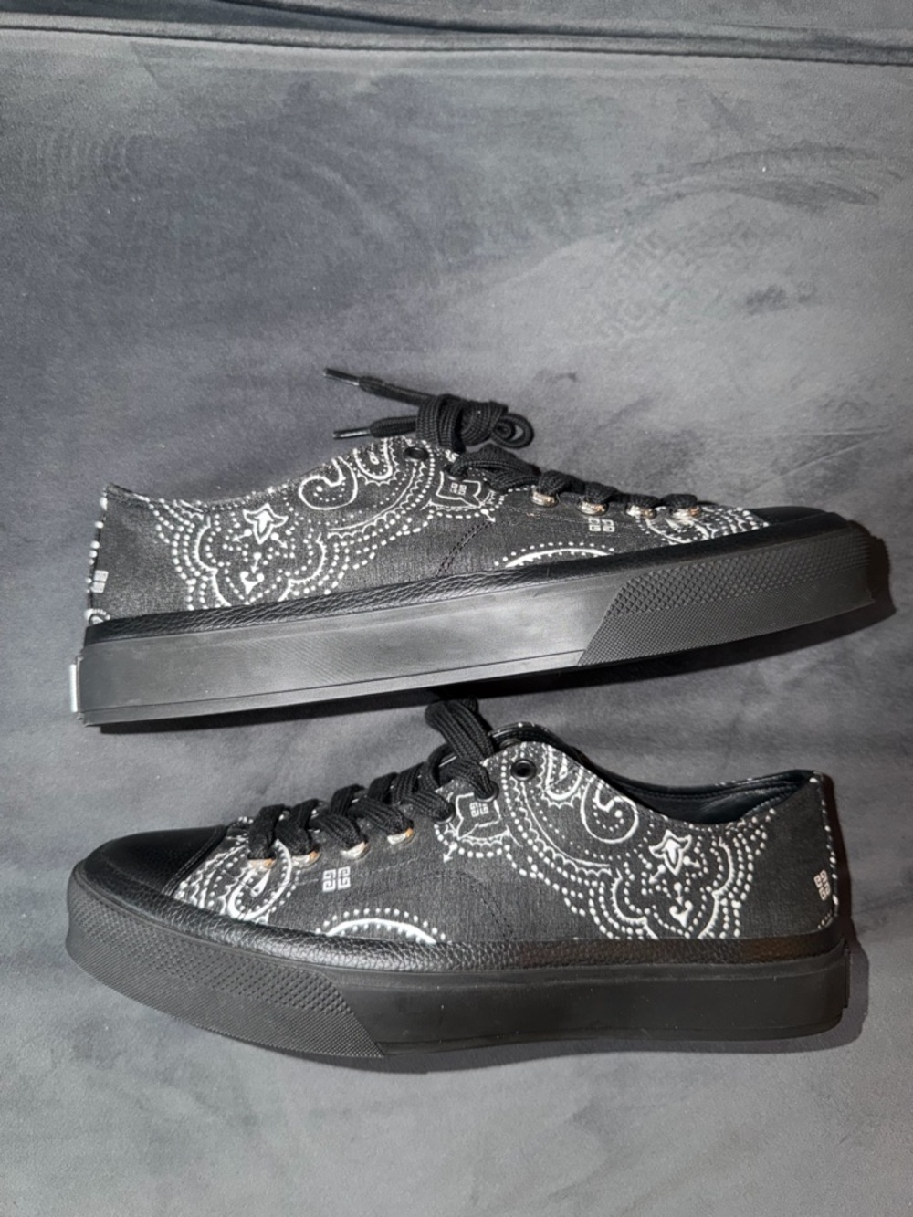 Givenchy City Low-Top In 4G ‘Bandana Black White’ Size 41.5EU/8.5MUS